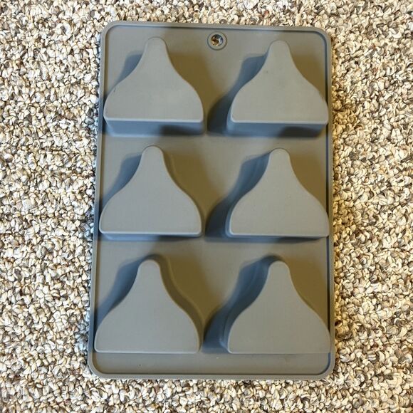 NEW HERSHEY’S KISSES Silicone Bakeware 6- Cavity Microwave & Dishwasher Safe - Picture 3 of 7